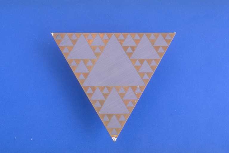 The Sierpinski Antenna